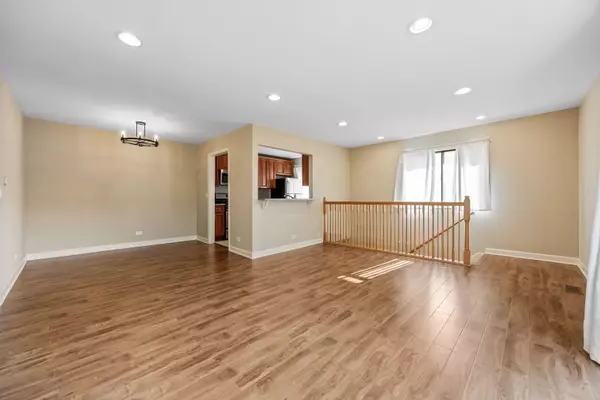 Warrenville, IL 60555,29W523 Winchester S Circle #4