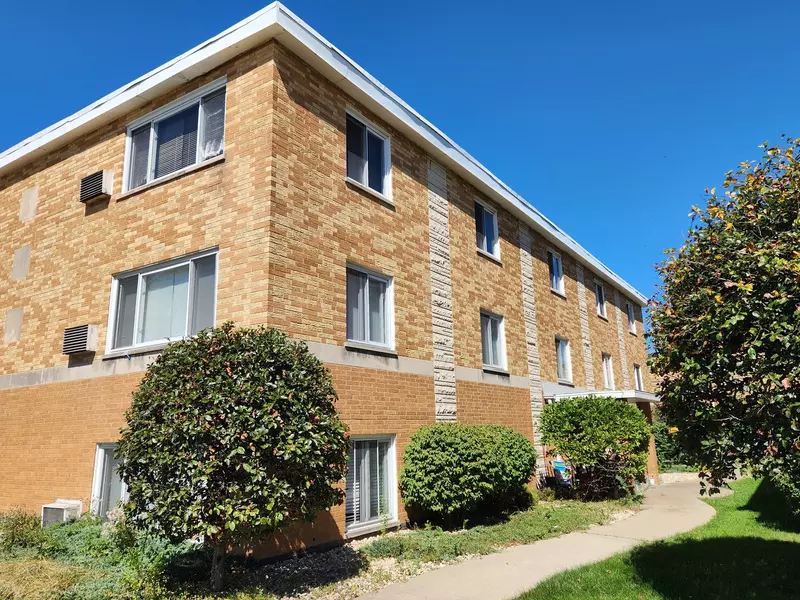 5574 S Archer Avenue #2C, Chicago, IL 60638