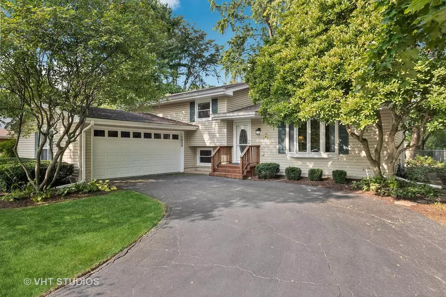 1809 Killdeer Drive, Naperville, IL 60565