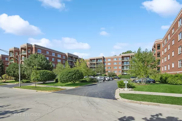 Chicago, IL 60630,5340 N Lowell Avenue #413