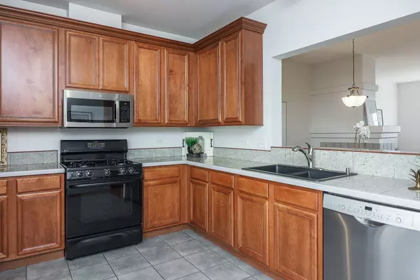 Addison, IL 60101,2206 W Concord Lane