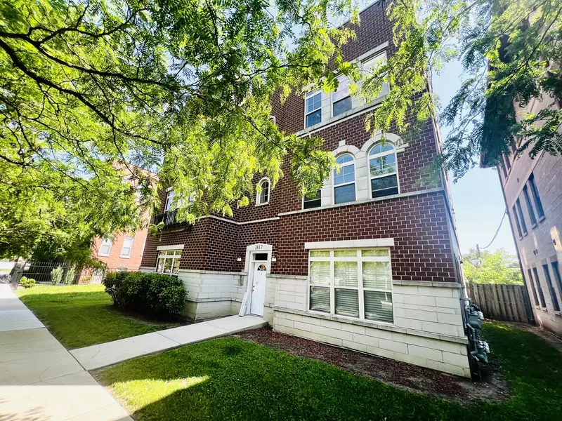 3817 S Ellis Avenue #101, Chicago, IL 60653