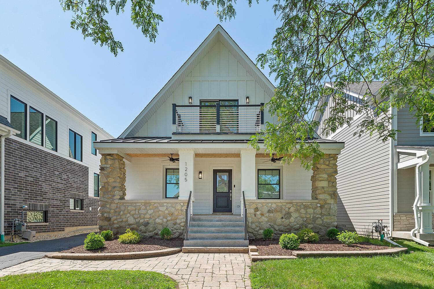 1205 Curtiss Street, Downers Grove, IL 60515