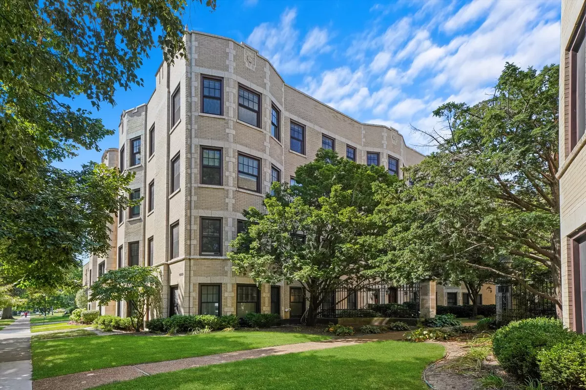 Evanston, IL 60202,822 JUDSON Avenue #7