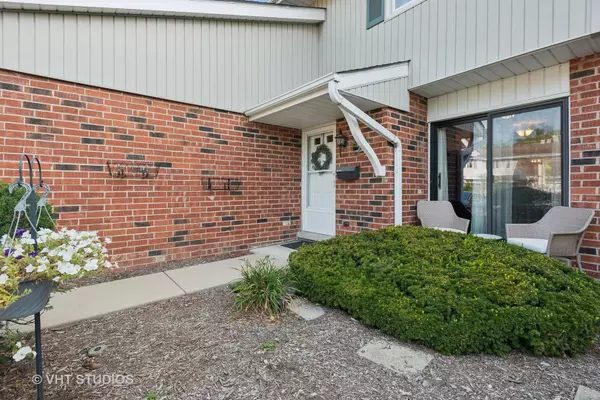 Wheaton, IL 60189,1569 Coloma Court #S