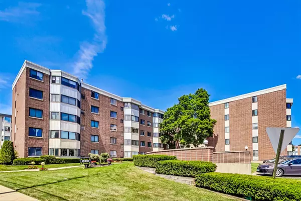 Morton Grove, IL 60053,5500 N Lincoln Avenue #504W