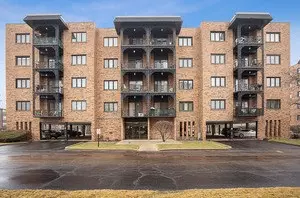 9335 Landings Lane #205, Des Plaines, IL 60016