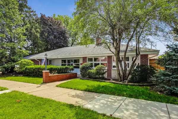 Chicago, IL 60631,7456 N Oleander Avenue