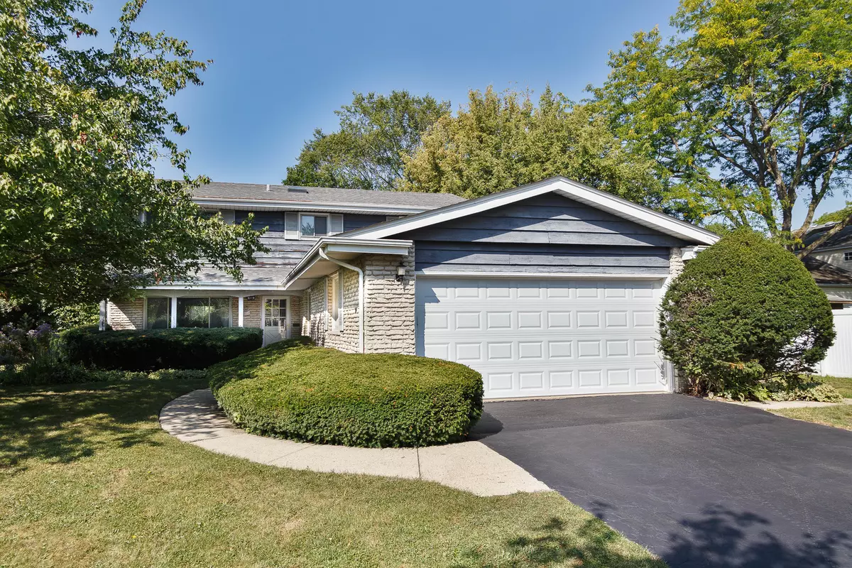 Northbrook, IL 60062,1604 Birch Road