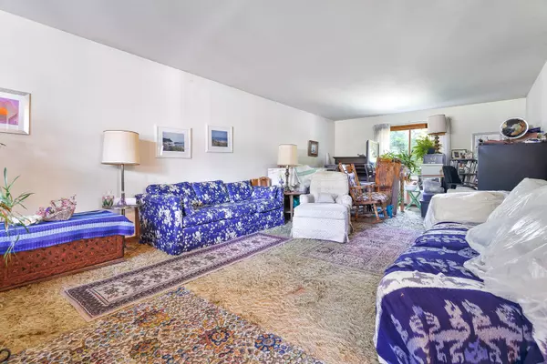 Northbrook, IL 60062,1604 Birch Road