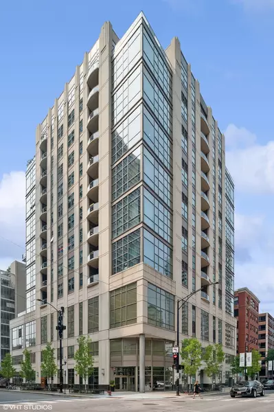 150 W Superior Street #1004, Chicago, IL 60654