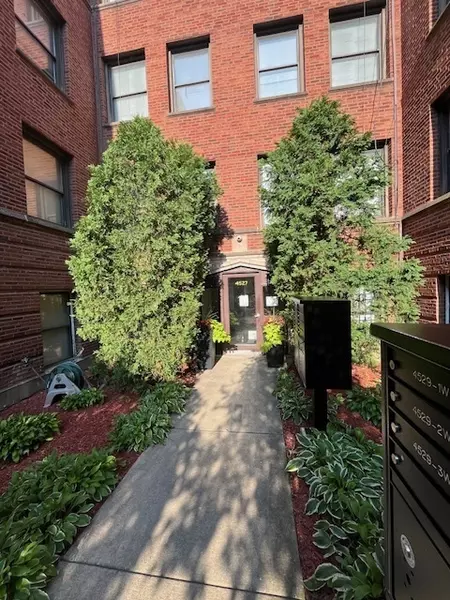 4527 S Drexel Boulevard #2N, Chicago, IL 60653