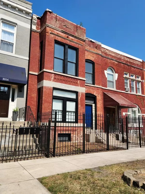 3012 W Walnut Street, Chicago, IL 60612