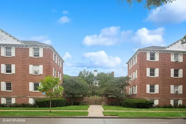 Evanston, IL 60202,338 Ridge Avenue #3