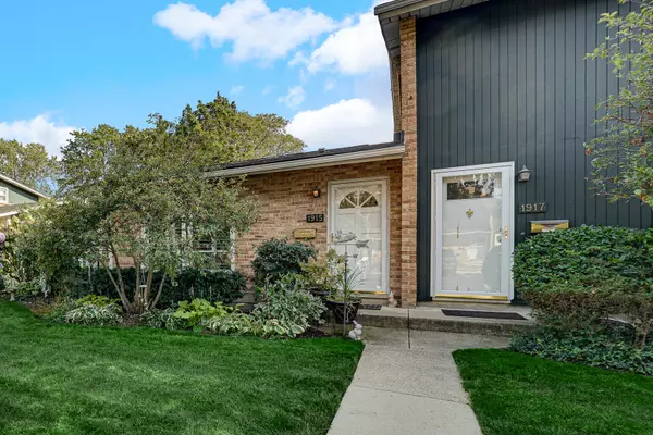 1915 Willow Hill Court, Northfield, IL 60093