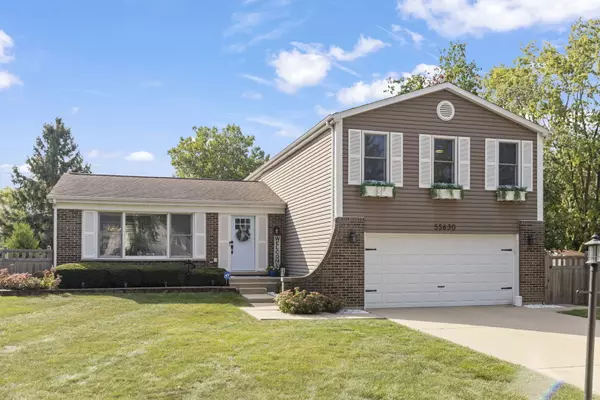 Naperville, IL 60540,5S630 Ridgeview Lane