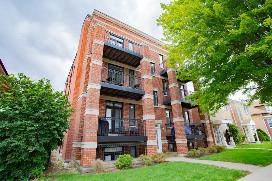 5691 W Higgins Avenue #1W, Chicago, IL 60630