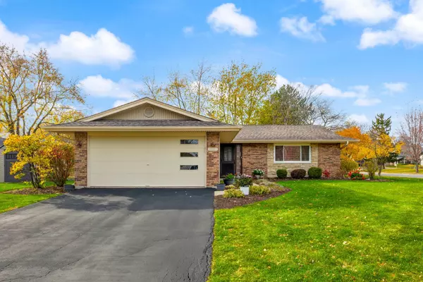 206 S Walnut Lane, Schaumburg, IL 60193