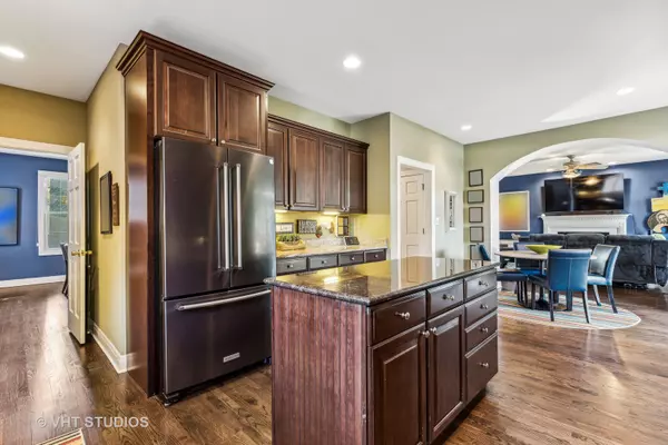 Wilmette, IL 60091,3200 Hill Lane