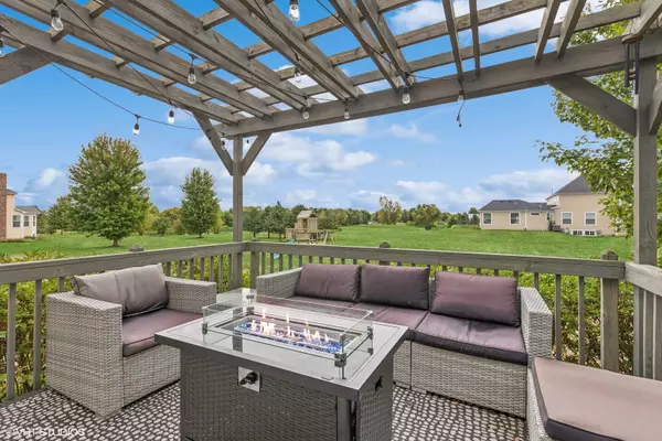 43W533 Horizon Court, St. Charles, IL 60175