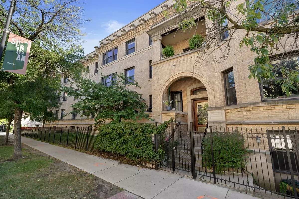 Chicago, IL 60640,1351 W Wilson Avenue #2