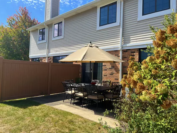 Northbrook, IL 60062,2561 ESSEX Drive