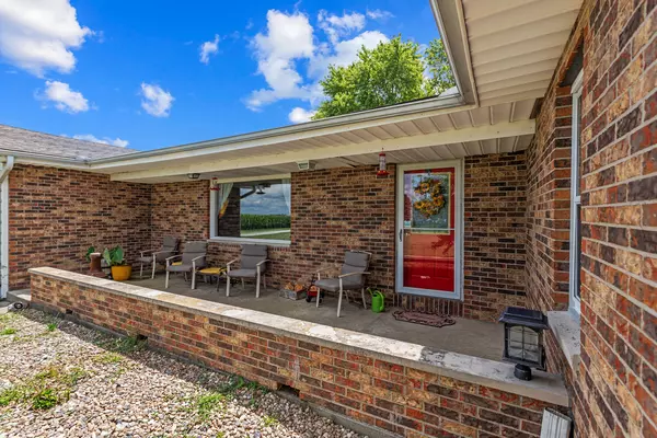 Sadorus, IL 61872,431 County Road 700 N