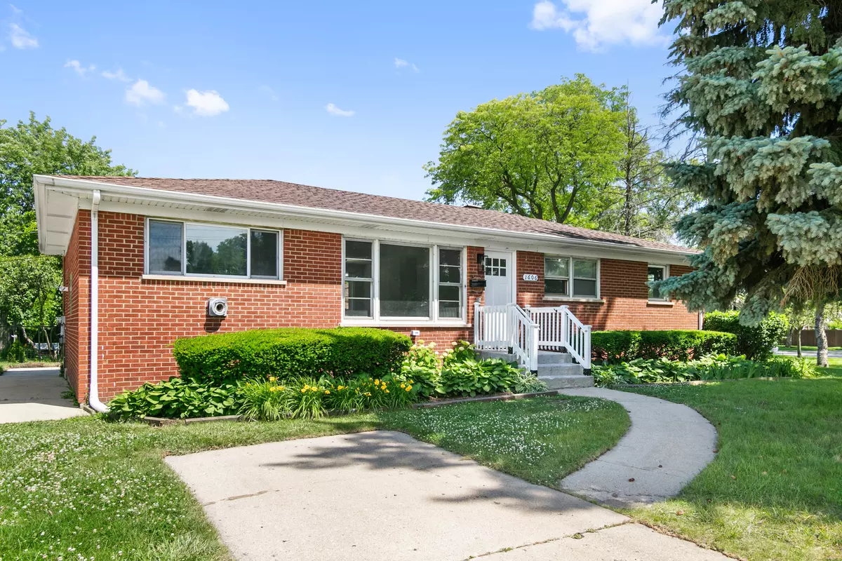 Mount Prospect, IL 60056,1606 W Willow Lane