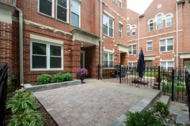 5220 S BERKELEY Avenue #E, Chicago, IL 60615