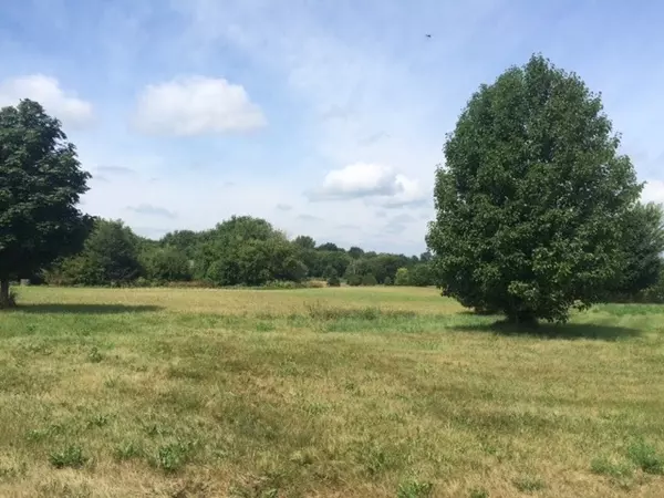 2910 Rolling Oaks Road, Spring Grove, IL 60081
