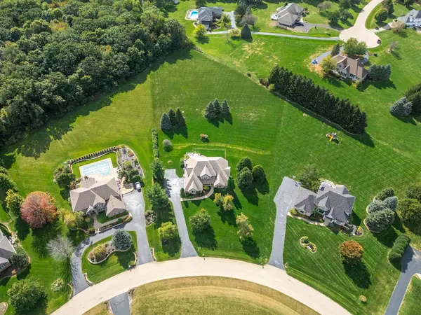 Caledonia, IL 61011,635 WOOD RIDGE Lane