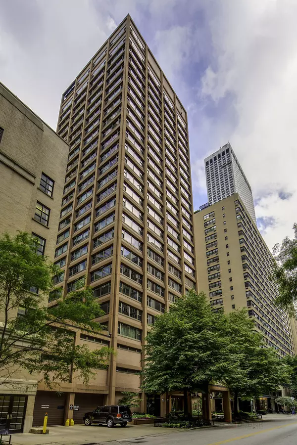 247 E Chestnut Street #1202, Chicago, IL 60611