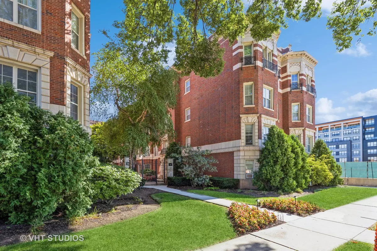 Oak Park, IL 60302,434 S Euclid Avenue #2E