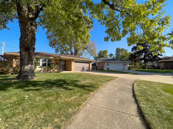 860 E 150th Place, South Holland, IL 60473