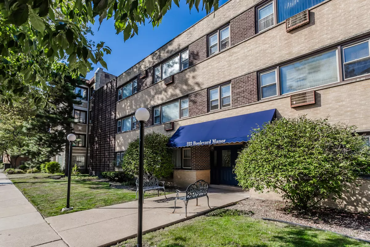 Oak Park, IL 60302,222 Washington Boulevard #104