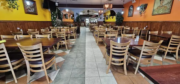 Chicago, IL 60626,7022 N Clark Street