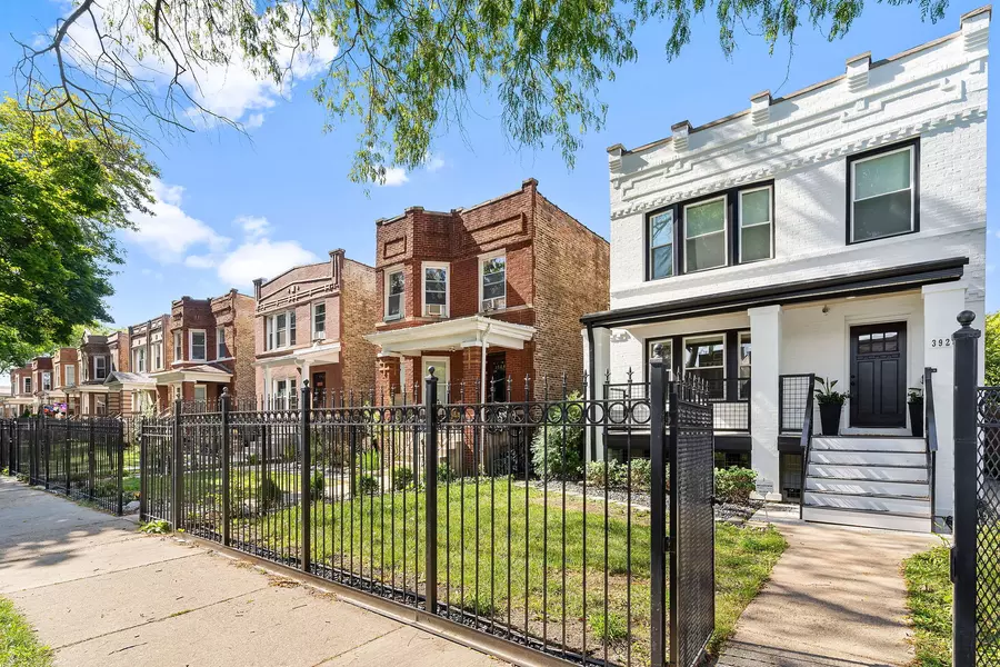 3928 N Sawyer Avenue, Chicago, IL 60618