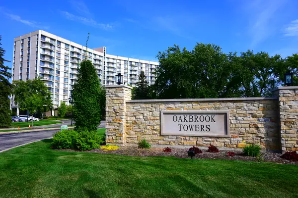 Oak Brook, IL 60523,20 N Tower Road #3C