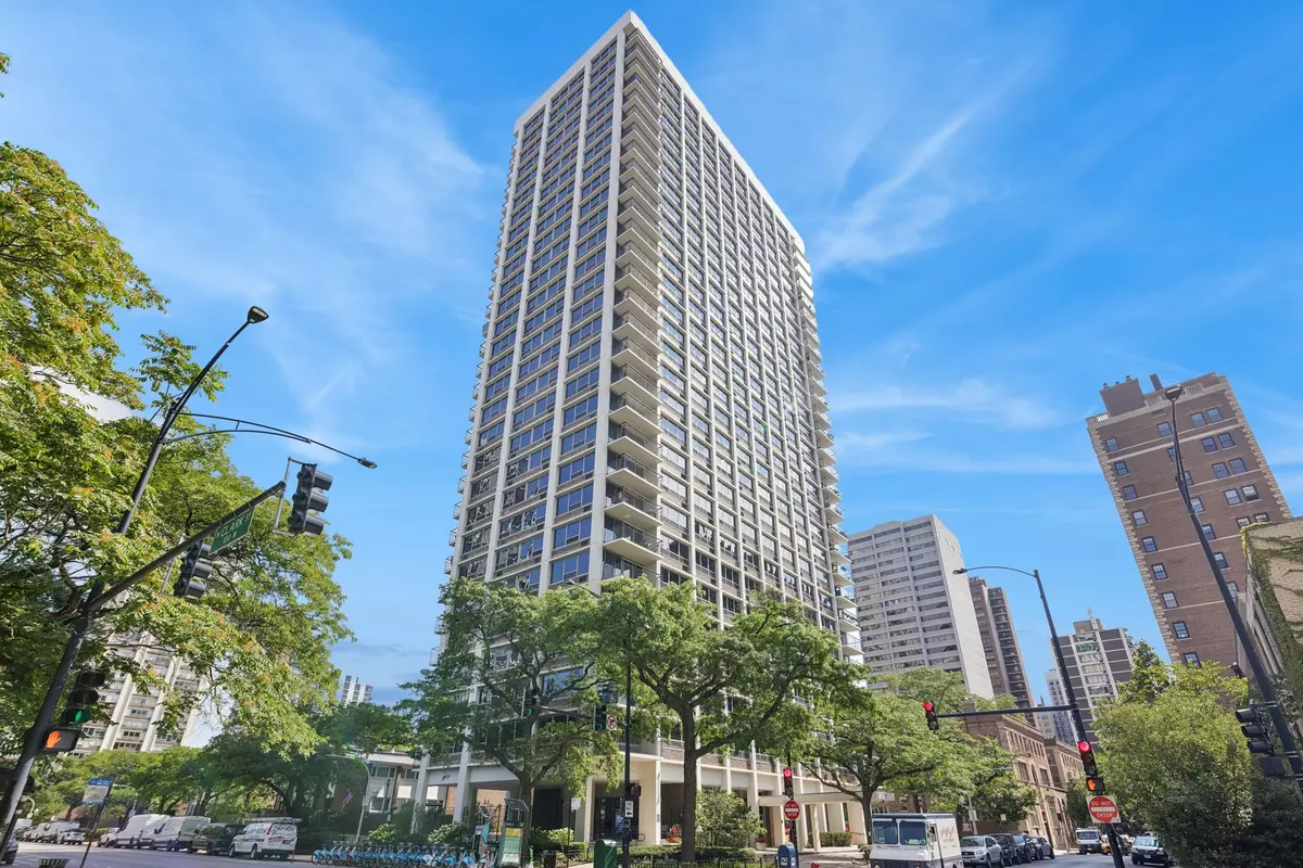 Chicago, IL 60610,88 W SCHILLER Street #2301-03