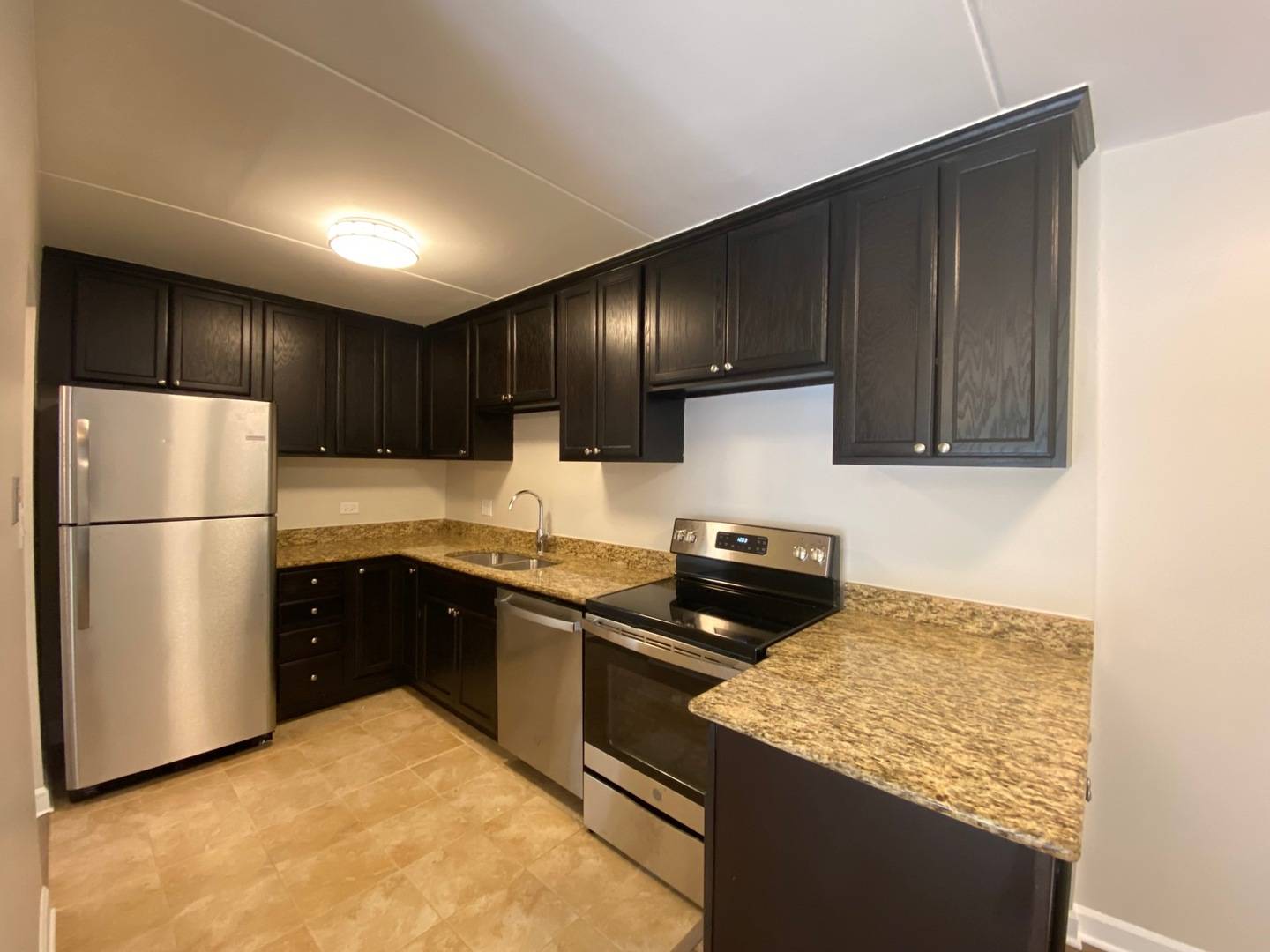 Glencoe, IL 60022,400 Green Bay Road #107