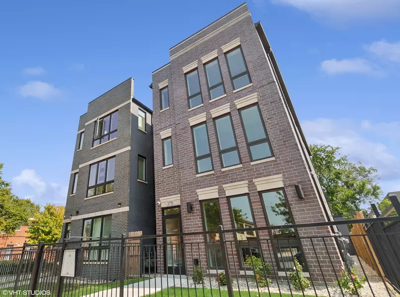 3725 S Giles Avenue, Chicago, IL 60653