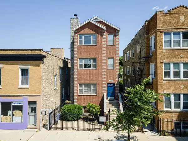 1742 W Foster Avenue, Chicago, IL 60640