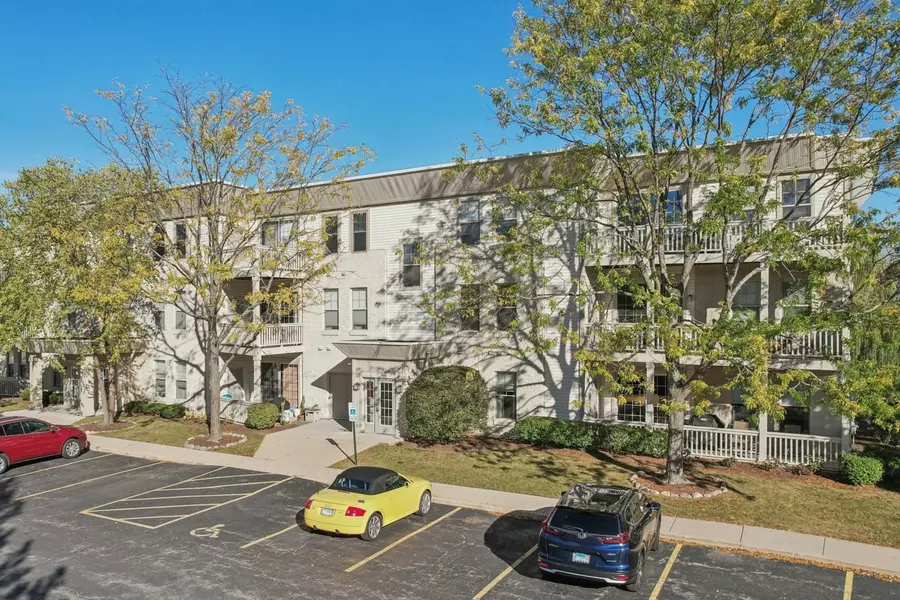 34451 N Old Walnut Circle #205, Gurnee, IL 60031