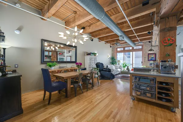 Chicago, IL 60654,360 W Illinois Street #309