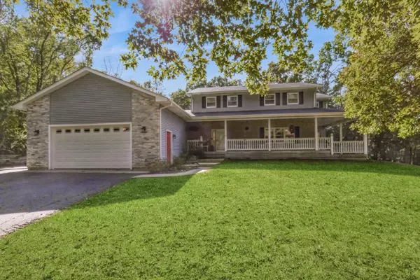 118 Lincolnwood Court, Spring Grove, IL 60081