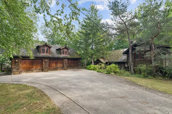 Highland Park, IL 60035,378 Oakland Drive