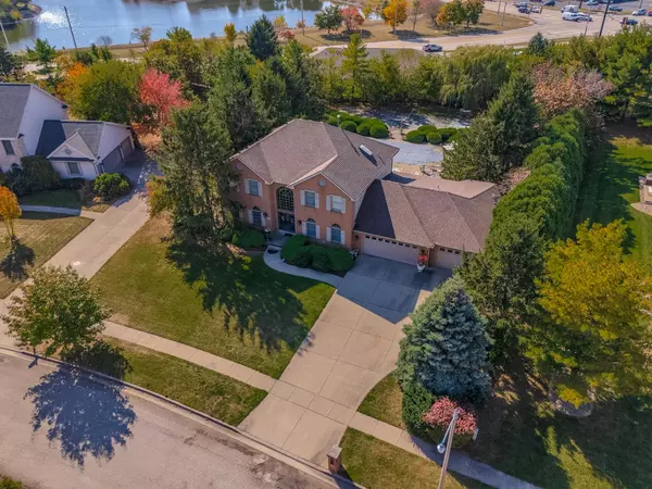 Bloomington, IL 61704,7 Smokey Court