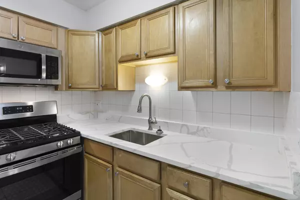 Chicago, IL 60626,6758 N Sheridan Avenue #530