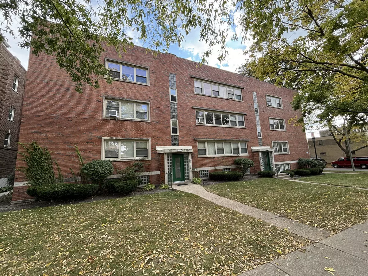 Evanston, IL 60202,203 Custer Avenue #2