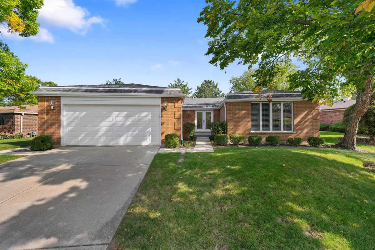 Northbrook, IL 60062,318 Basswood Drive